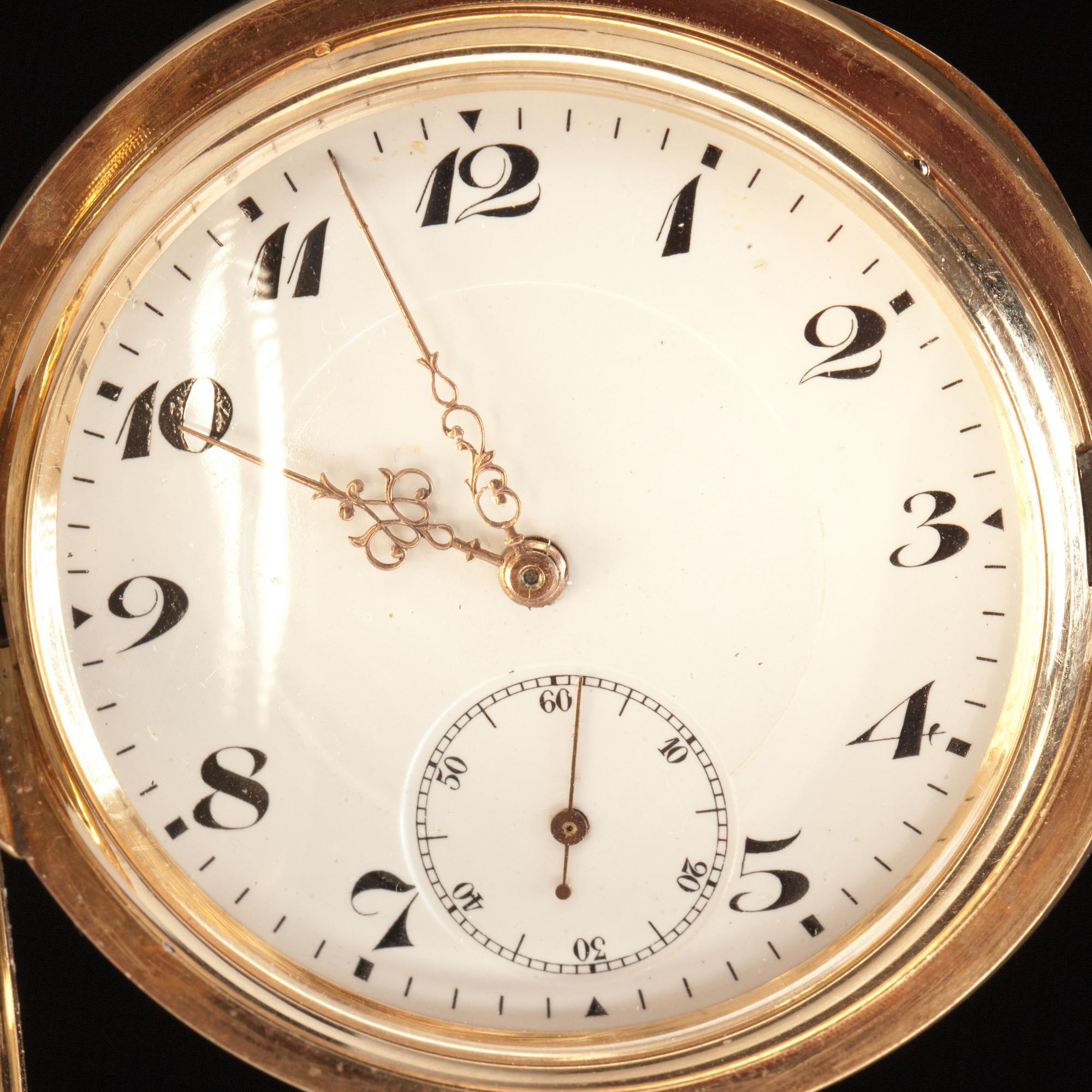 FICKUR, guld 14k. Total vikt ca 96 g.
