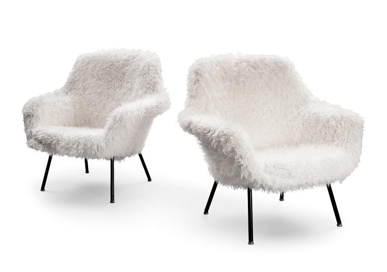 Olli Mannermaa, A PAIR OF CHAIRS.