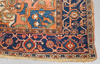 A carpet, an antique Heriz, ca 469,5-471 x 300-309,5 cm.