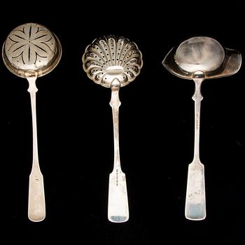 PARTI BESTICK, 44 delar, silver, "Mussla", finska stämplar, 1918-50. Tot vikt 1084,8 g.