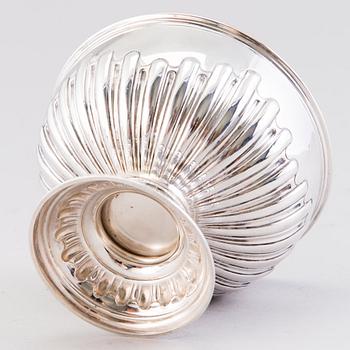 An English silver bowl, London 1901, Finnish import marks.