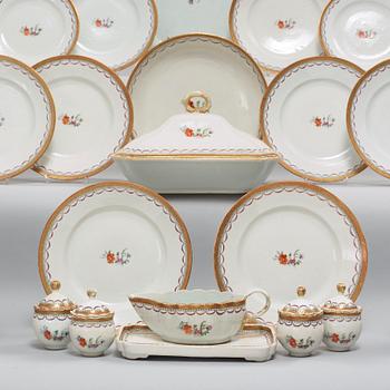 An export porcelain famille rose dinner service, Qing dynasty, Qianlong (1736-1795). (24 pieces).
