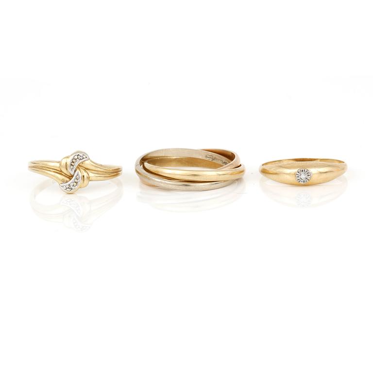 RINGAR, 3 st, olika guldhalter med små diamanter, tot ca 0,02 ct. Total vikt ca 8,64 g.