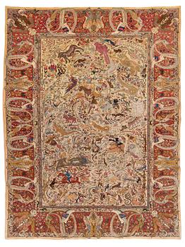 455. An antique Tabriz catper od 'Safavid Huntig design', Northwest Persia, c. 374 x 286 cm.