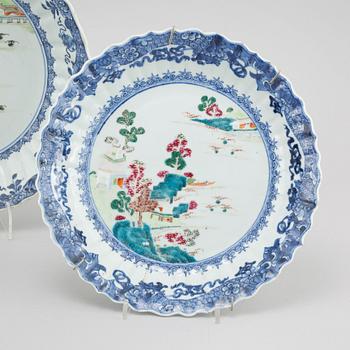 Three porcelain dishes from China, Qianlong (1736-1795).