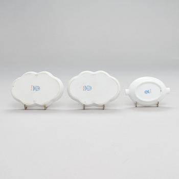 A Herend Queen Victoria VBO porcelain coffee set and two trinket boxes, totally 19 pieces, Hungary.