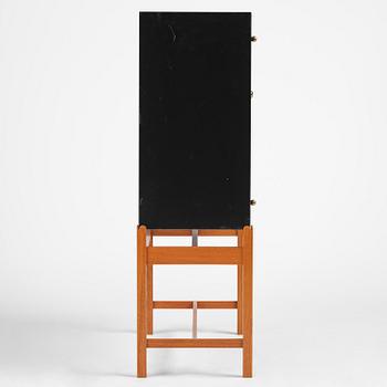 Josef Frank, skåp, modell 2192, "Wellpappskåpet", Firma Svenskt Tenn,