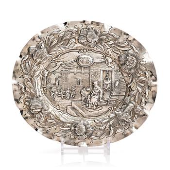 226. A Baroque style silver serving dish, pseudo marks, possibly Hanau, circa 1900.