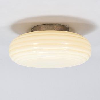 Paavo Tynell, a 1940's '1621' ceiling light for Taito.