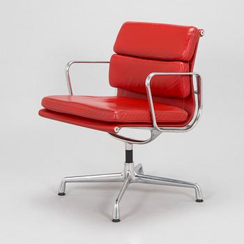 Charles & Ray Eames, työtuoli, 'Soft Pad Chair EA217', Vitra.