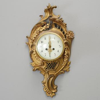 VÄGGPENDYL, Louis XV-stil, omkring 1900.