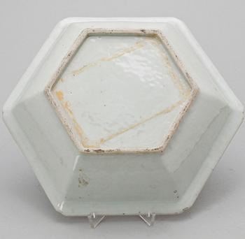 SKÅLFAT, porslin, Kina, 1700-tal.