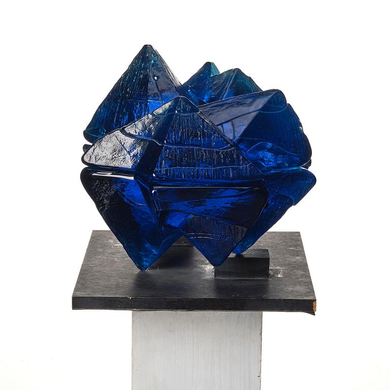 Edvin Öhrström, an "Isig prisma" (Icy prism) cast glass sculpture, Orrefors or Lindshammar glassworks, 1950s-60s.