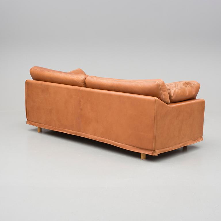 SOFFA, "Fredrik". Dux, modern tillverkning.