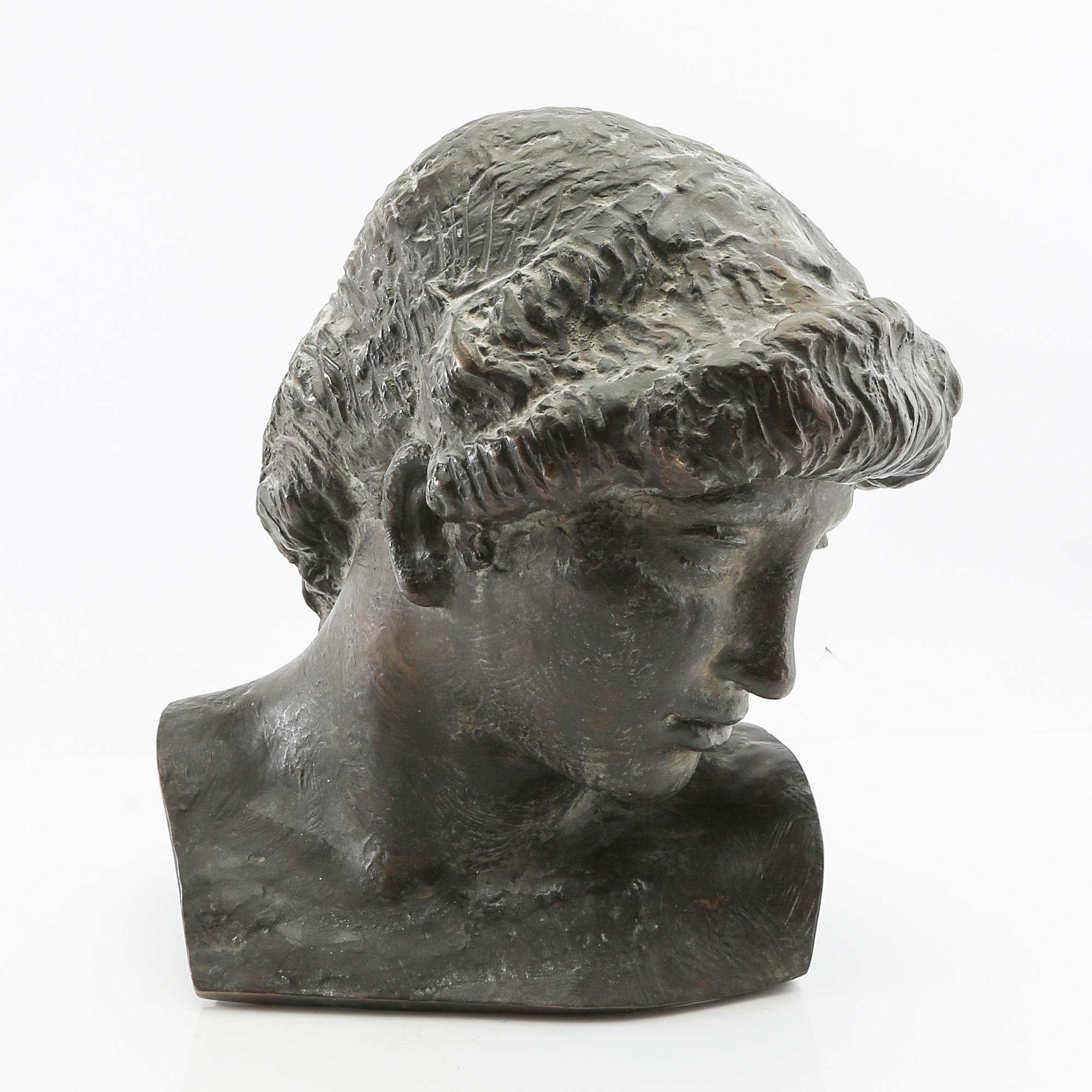 Gerhard Henning, skulptur Kvinnohuvud.