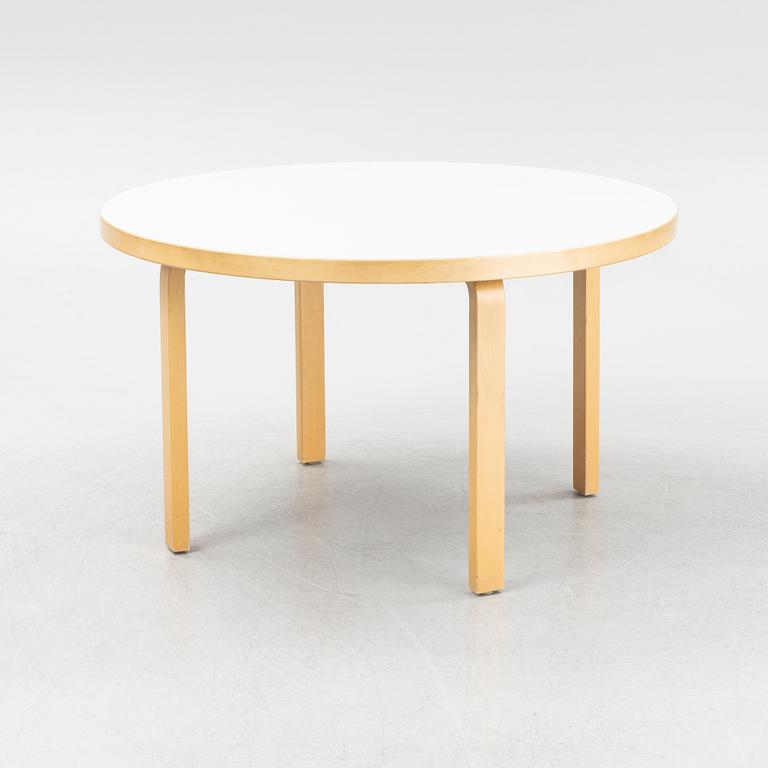 Alvar Aalto, a model 91 dining table, Artek, Finland.