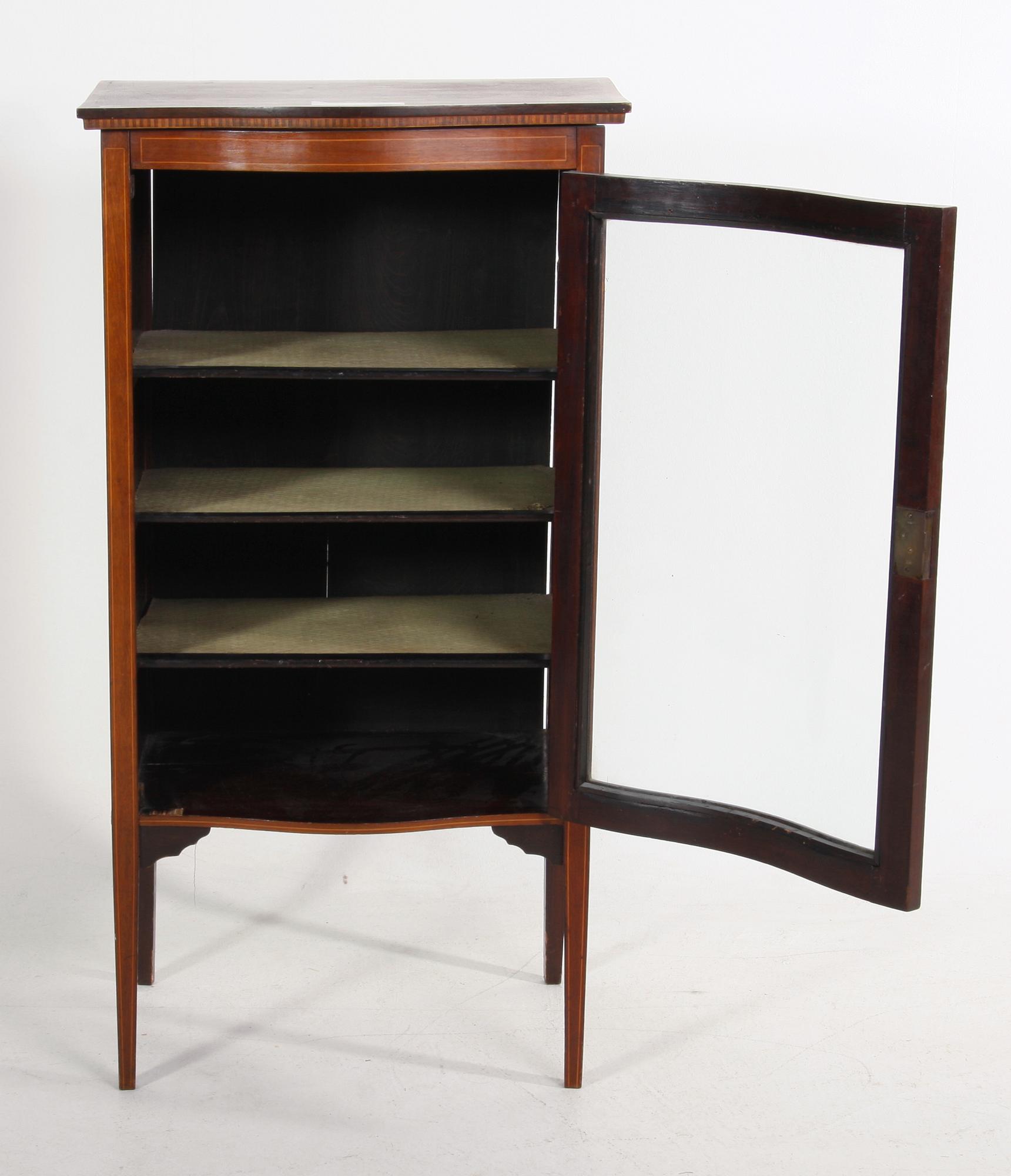 VITRINSKÅP, empirstil, 1900-tal.