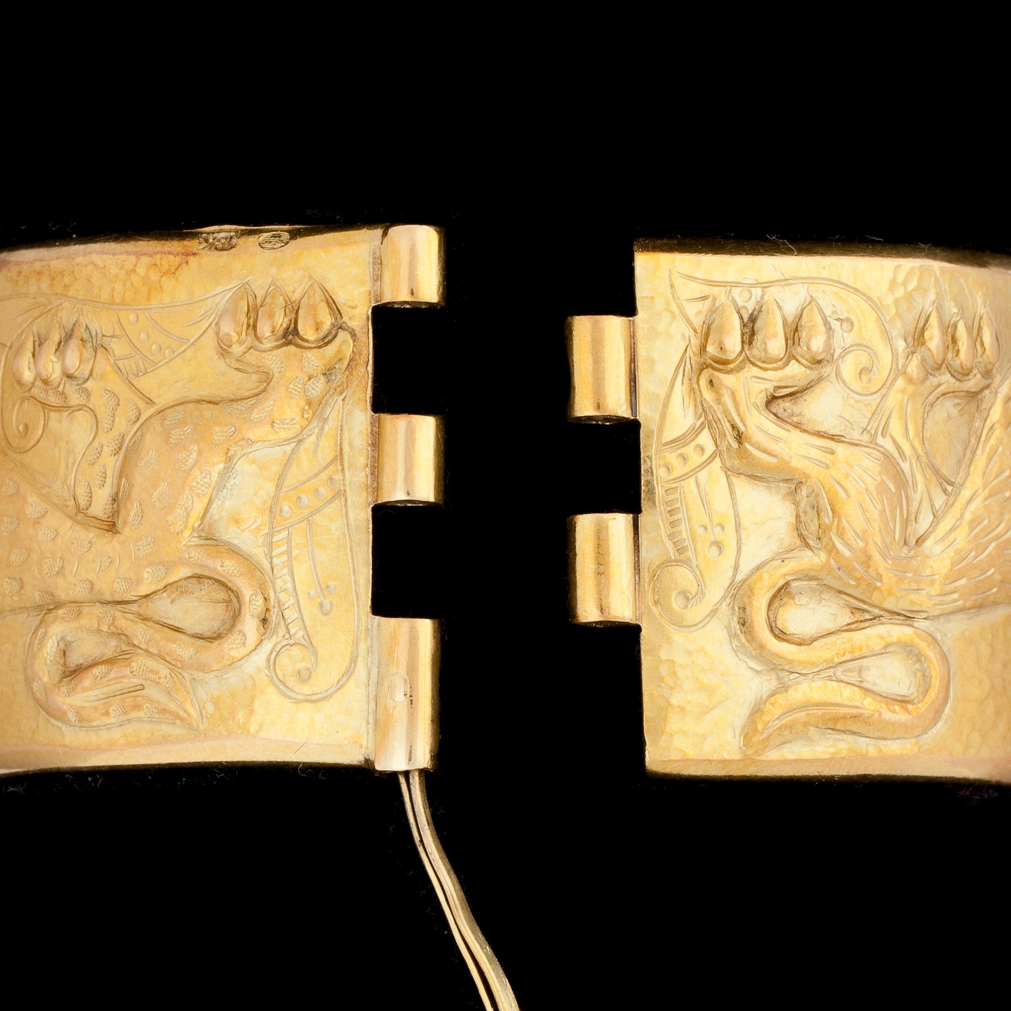 ARMRING, stel, 18k guld. Vikt ca 41 g.