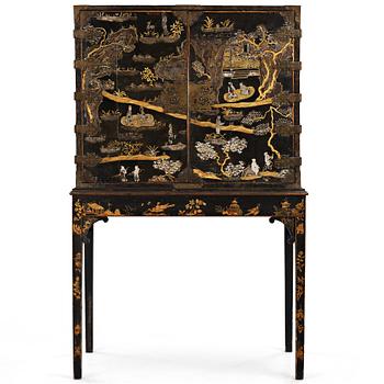 Cupboard, Japan, Edo (1603-1868), later stand.