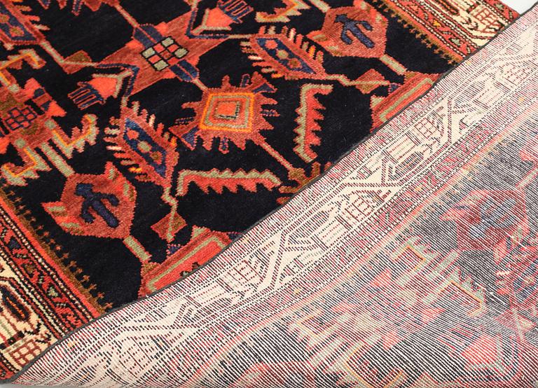 Gallerimatta, Hamadan, ca 495 x 103 cm.