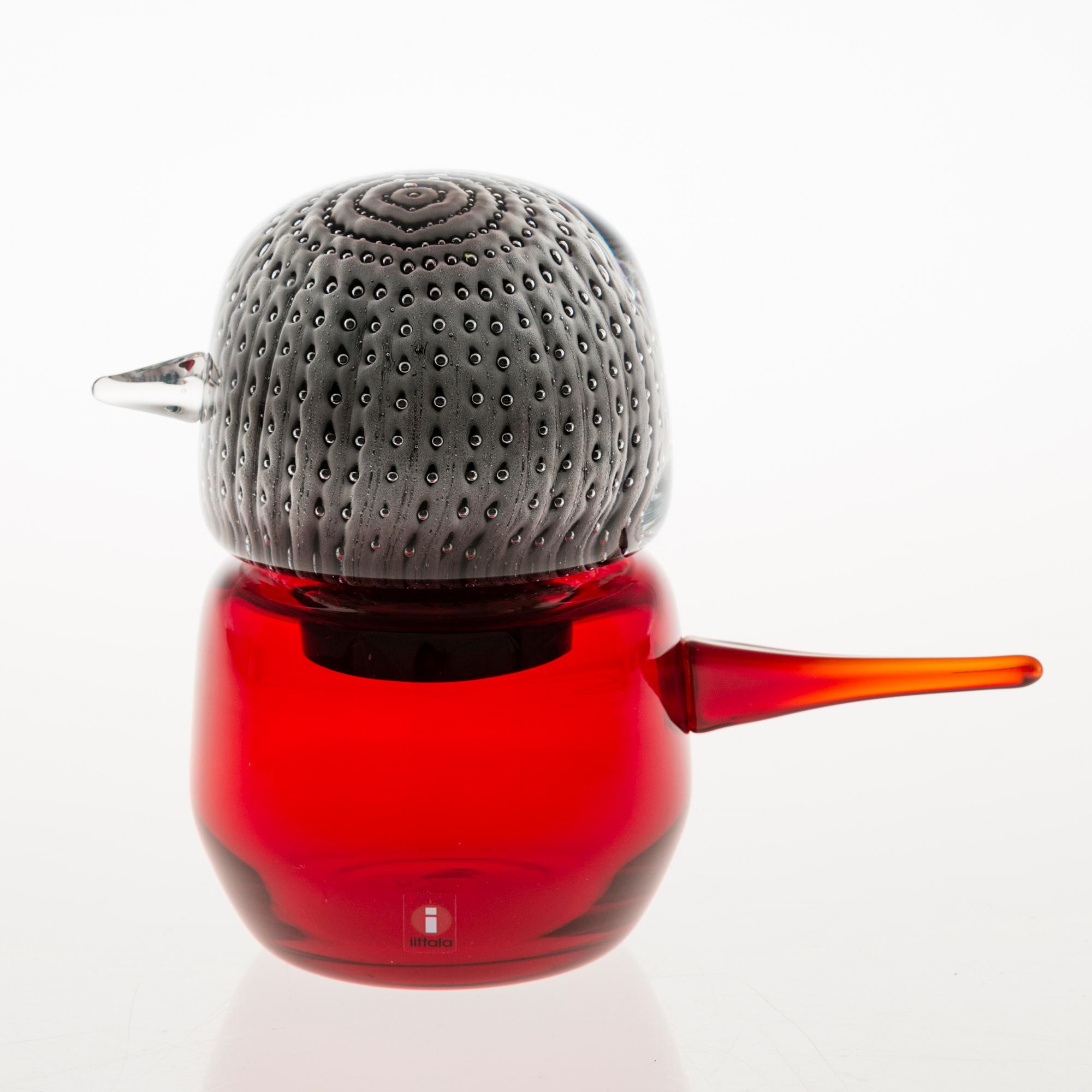 MATTI KLENELL, a 'Harakka Little Sister' glass bird signed M. Klenell Iittala.