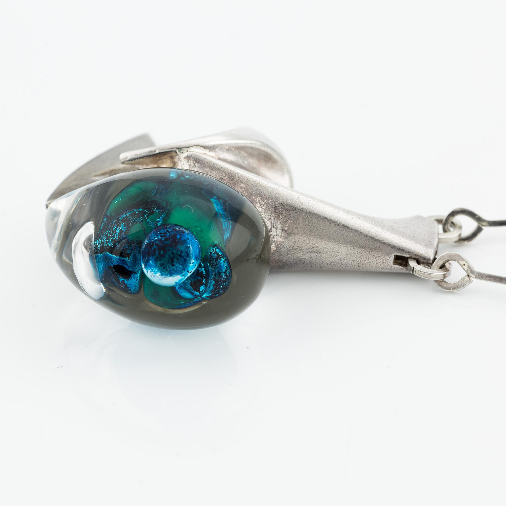Björn Weckström, collier, "Rymdäpple",  sterlingsilver och akryl. Lapponia 1976.