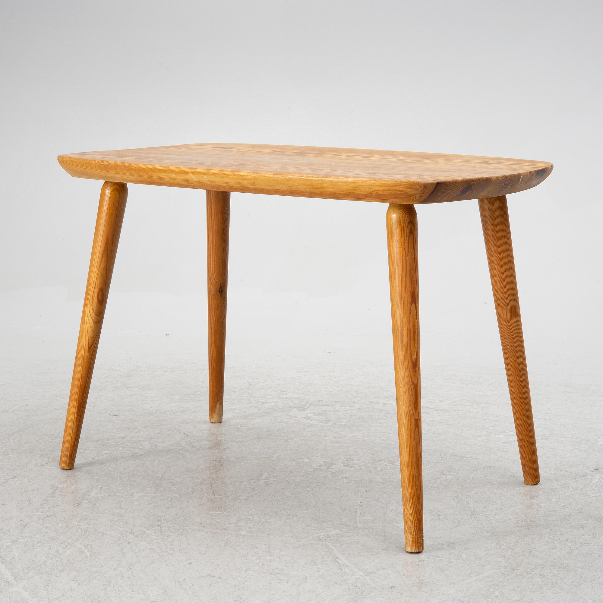 Göran Malmvall, a solid pine coffee table, Svensk Fur, Sweden, mid 20th century.