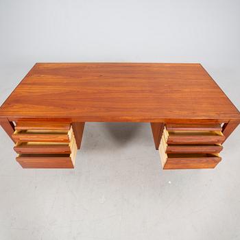 Kai Kristiansen, desk, model 70, teak, Feldballes Møbelfabrik, Denmark, 1960s.