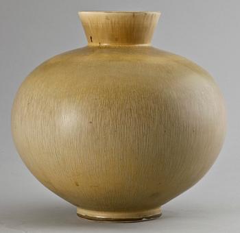 A Berndt Friberg stoneware vase, Gustavsberg Studio 1976.