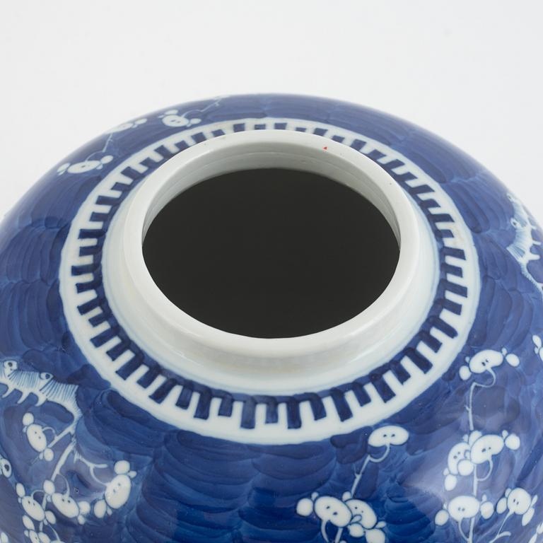 A blue and white porcelain urn with cover, China, 20th century.