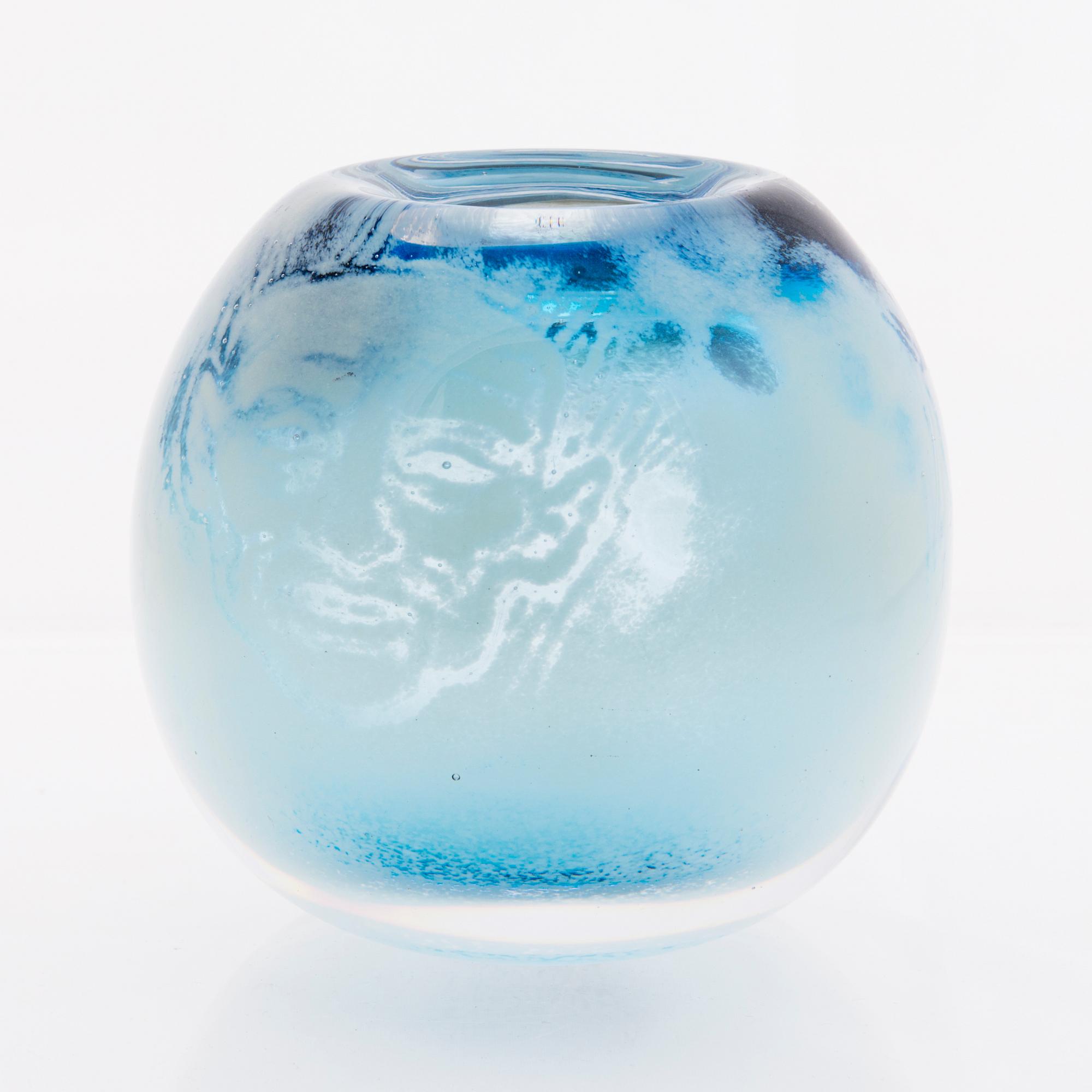 ELLA VARVIO, A vase/ glass sculpture, signed Ella Jaakkola-Varvio 2012.