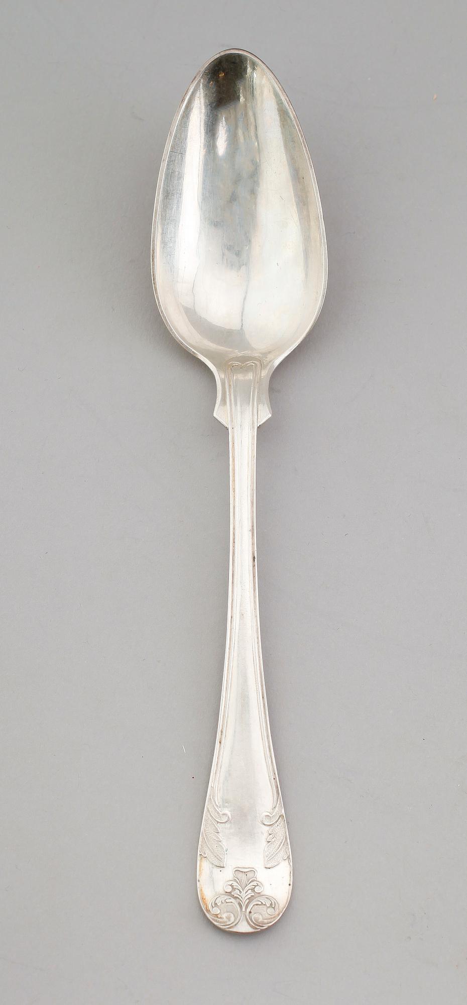 MATSKEDAR, 12 st snarlika, silver, Frans Holm, Vadstena 1852/1867. Vikt ca 636 gram.