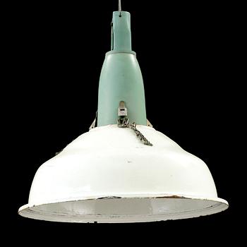 INDUSTRILAMPOR, ett par, Ryssland, 1900-talets andra hälft. Höjd 40 cm.