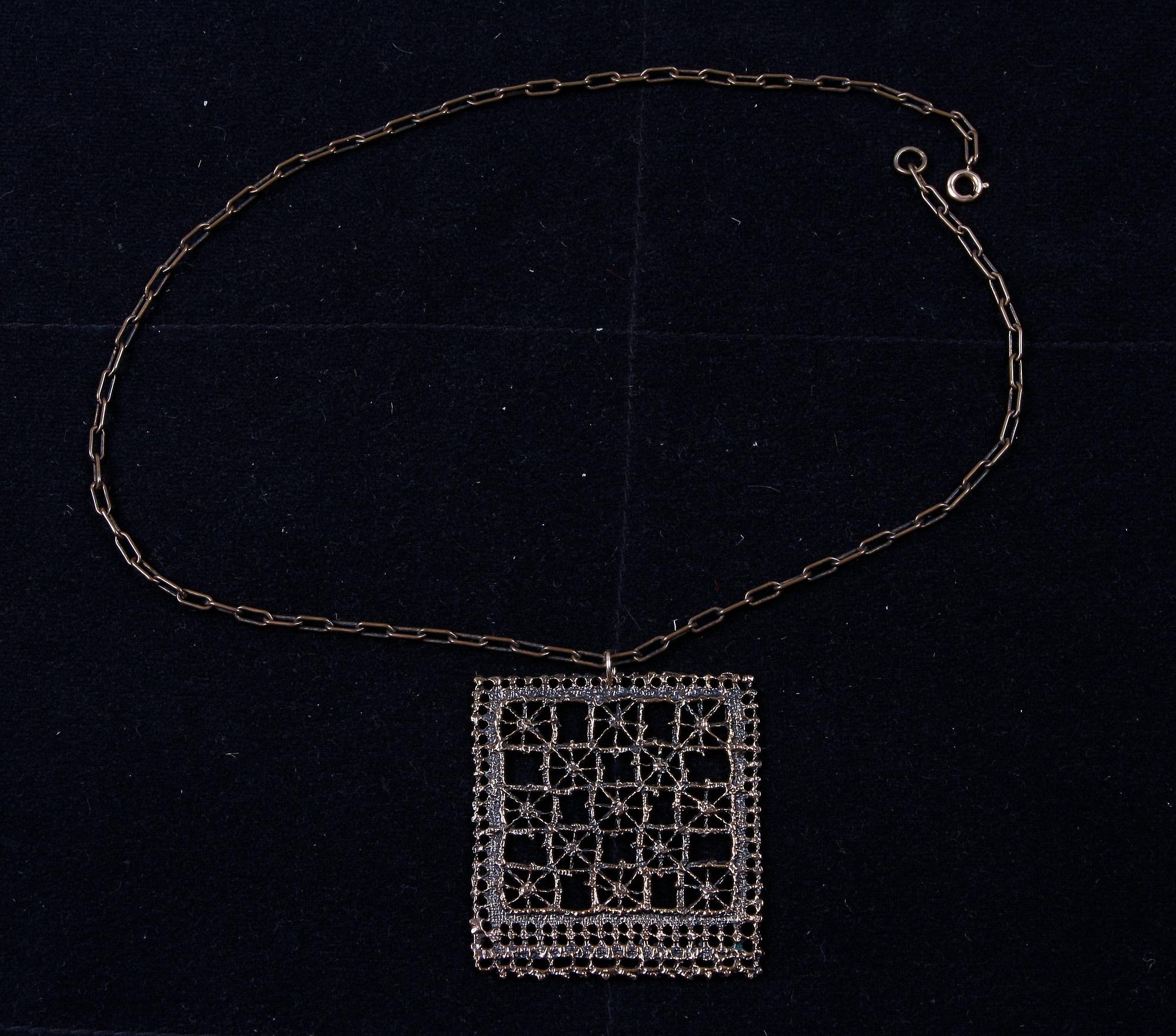 HALSSMYCKE, mässing, Pentti Sarpaneva, 1960/70-tal.