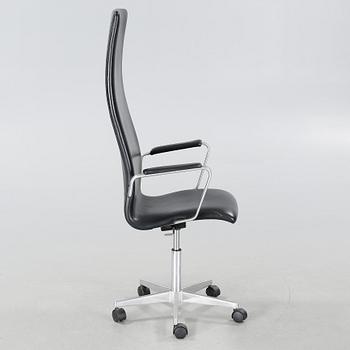 An office chair by Arne Jacobsen, "Oxford", Fritz Hansen, 1995.