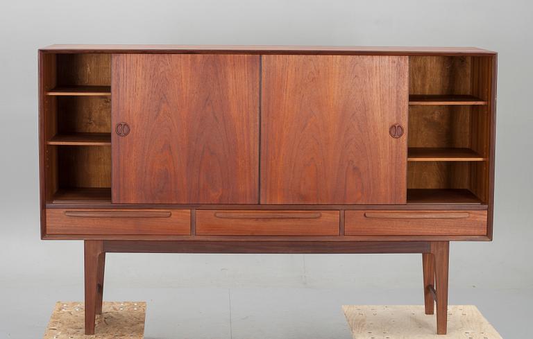 SIDEBOARD, 1900-talets mitt.