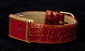ARMBANDSUR, "Must De Cartier Tank" mekaaninen. Förgyllt silver 20 micron.