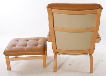 FÅTÖLJ MED FOTPALL, av Pernillatyp.