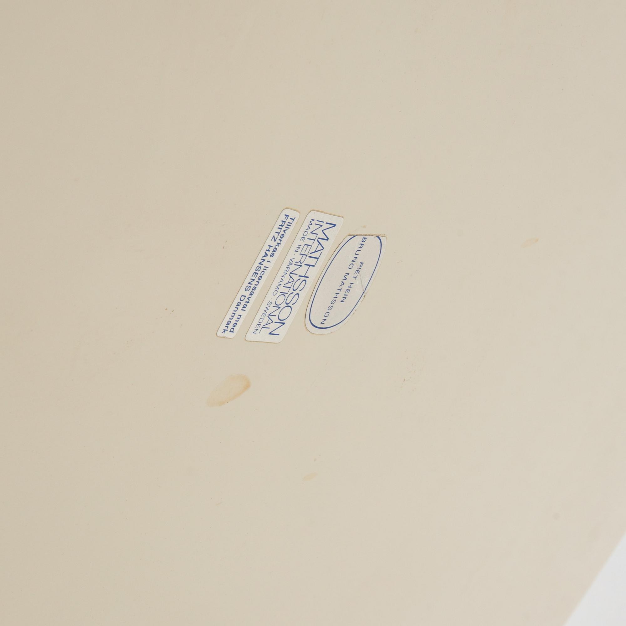 SOFFBORD/BORD, "Supercirkeln", Piet Hein & Bruno Mathsson, Mathsson International.