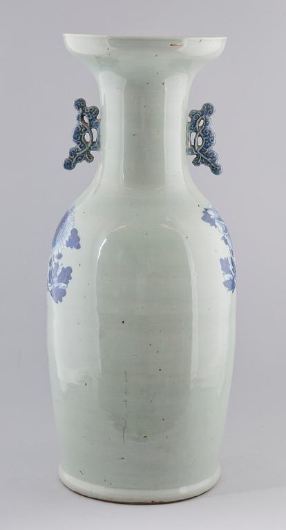 GOLVURNA, porslin, Kina, sannolikt 1800-tal.