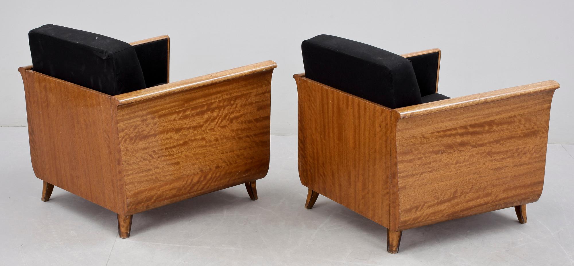 FÅTÖLJER, ett par, 1930/40-tal.