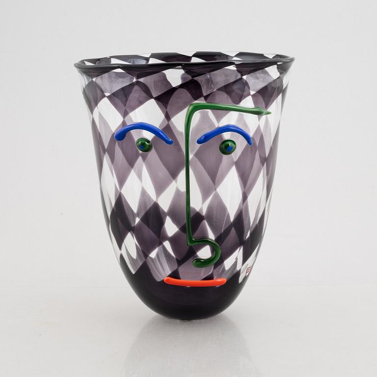 Anne Nilsson, vase, "Appache", Orrefors Gallery, 1990.
