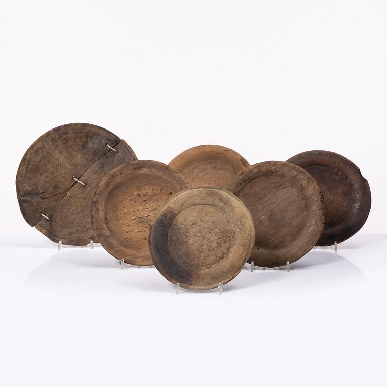 Eight folk art plates and dishes, 19th century.