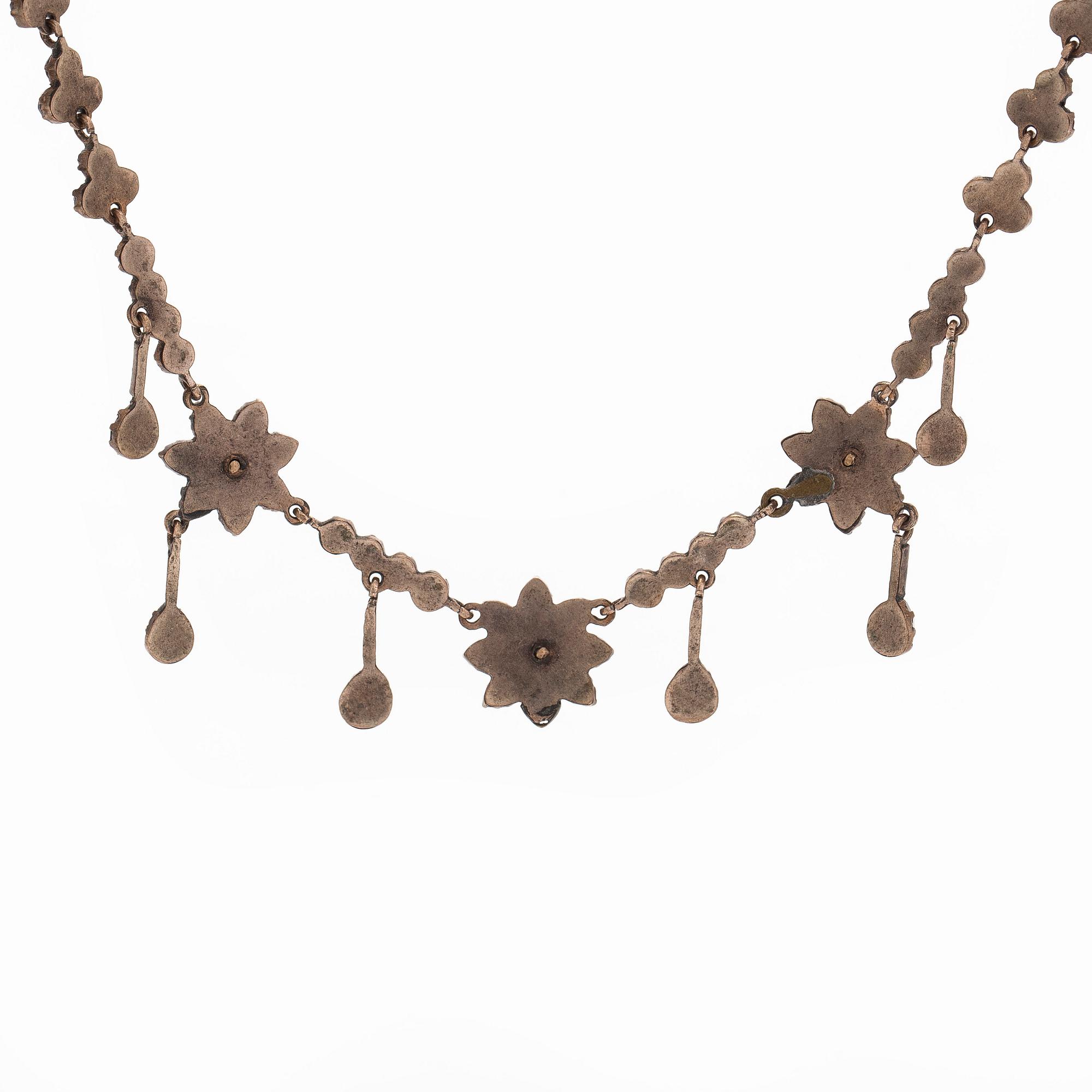 Necklace and earrings, Victorian, faceted garnets, gilded silver.