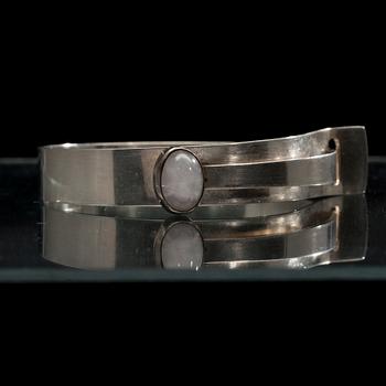 ARMRING, silver, cabochonslipad snökvarts, Elis Kauppi Kupittaan Kulta 1959.