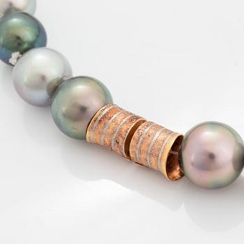 A cultured Tahiti pearl necklace with a Peter Schmid/Atelier Zobel clasp.