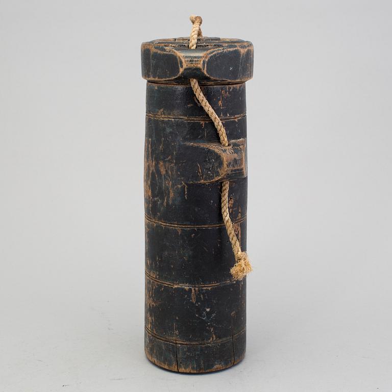 A painted baroque powder keg probably Fredrik I first half of the 18th century.