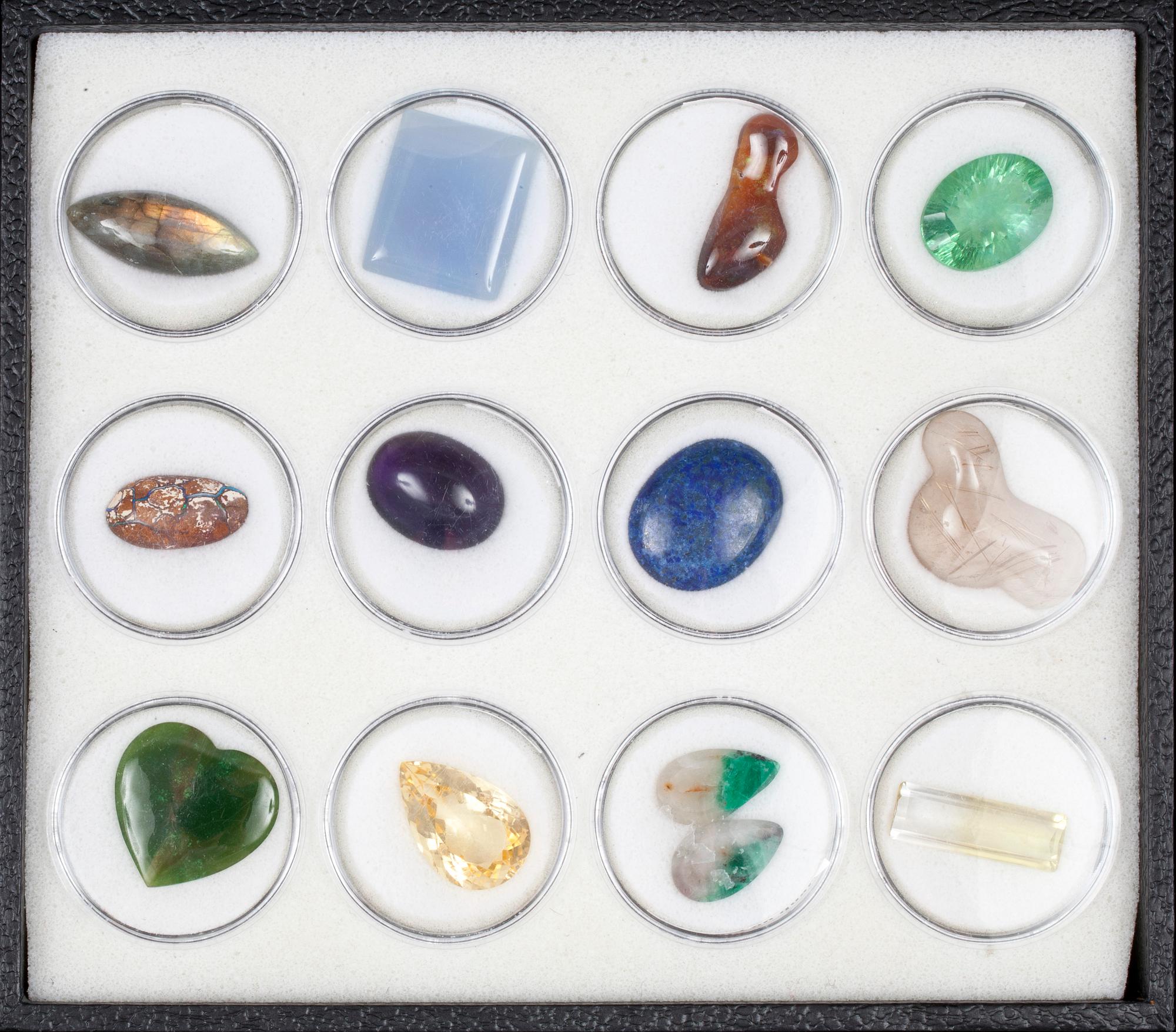 ÄDELSTENSSAMLING, 12 delar.