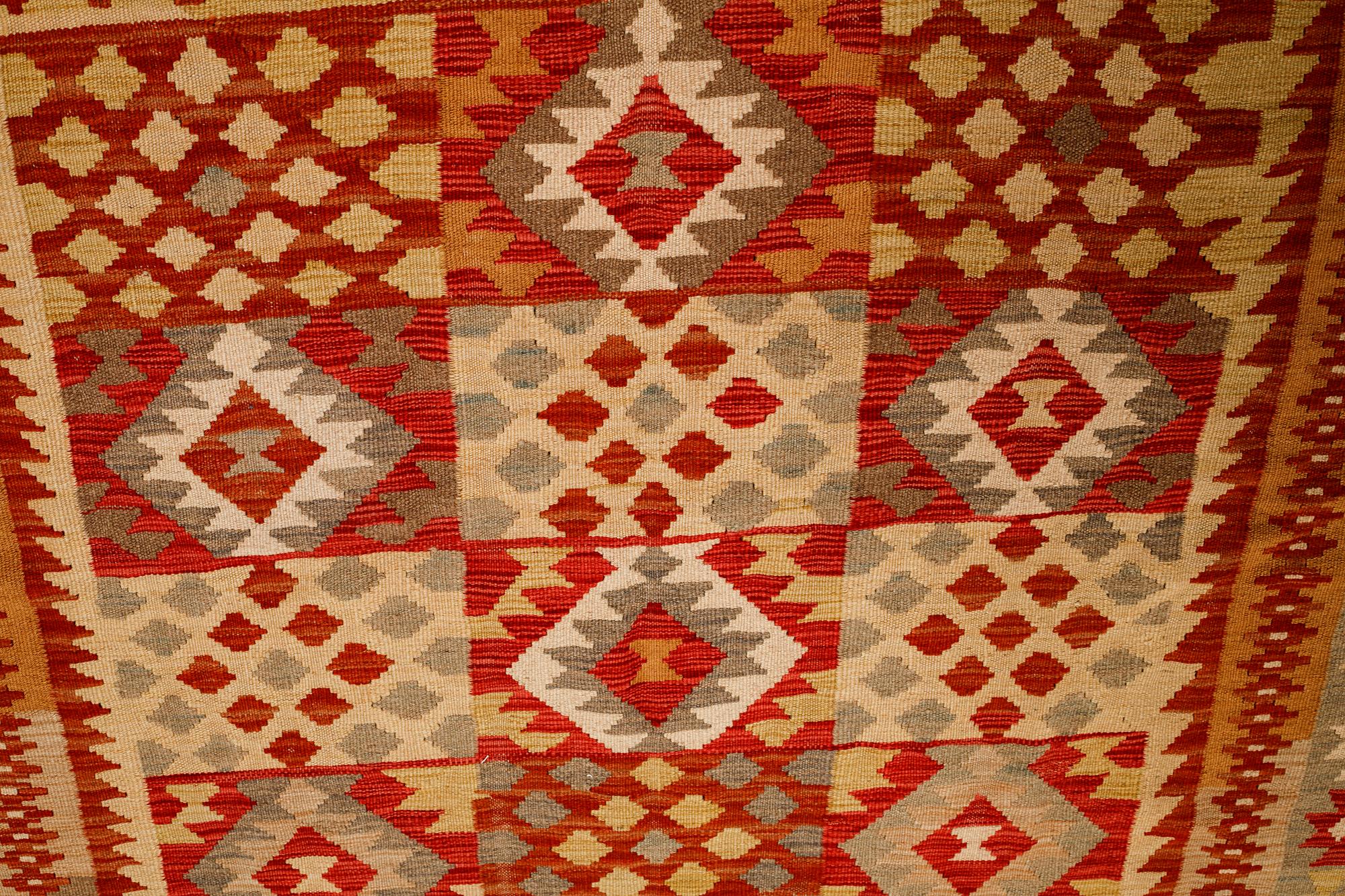 MATTA, kelim, ca 300 x 197 cm.