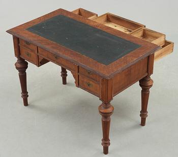 SKRIVBORD, nyrenässans, sent 1800-tal.